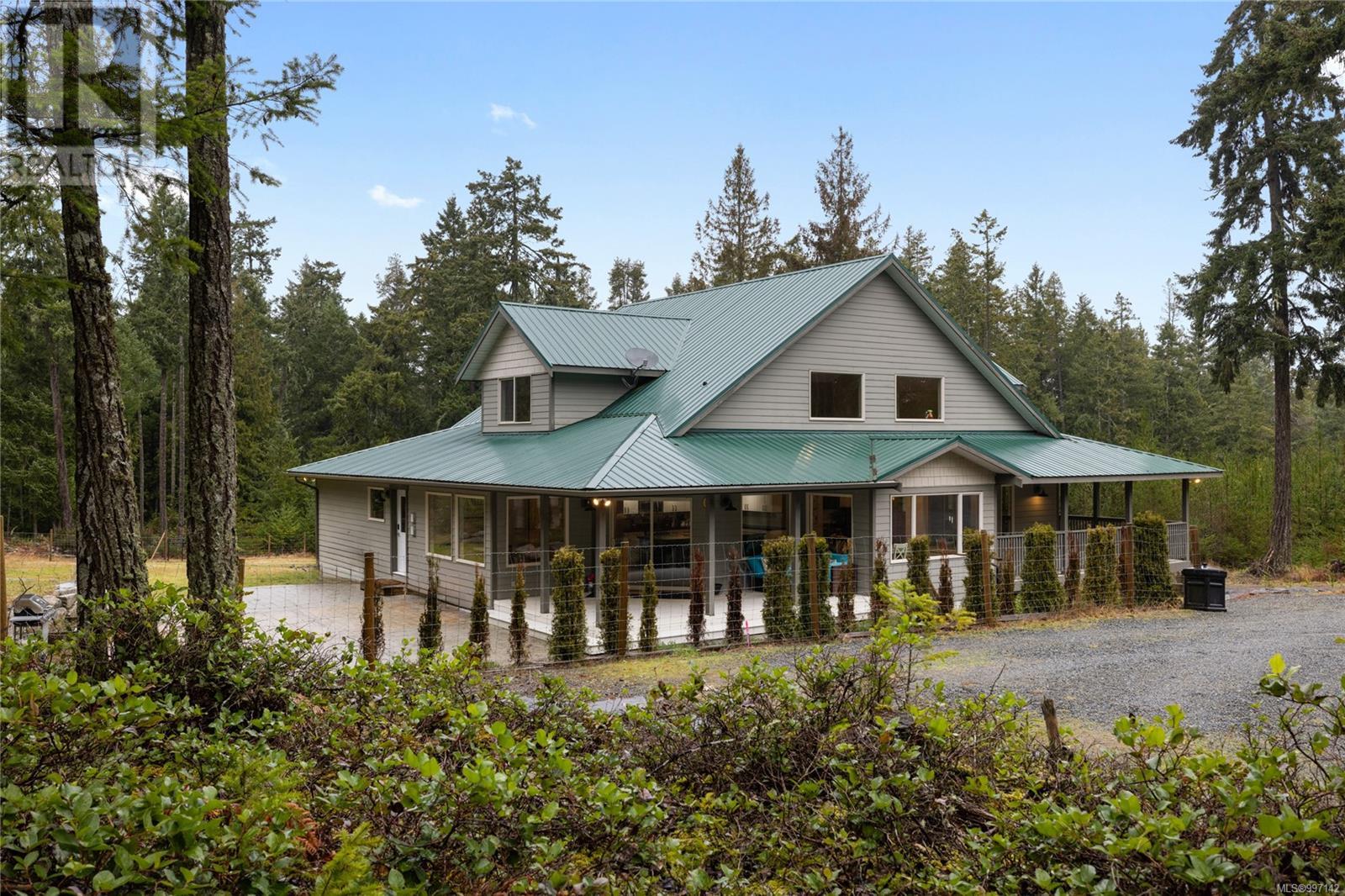 907 Hemsworth Rd, Qualicum Beach, British Columbia