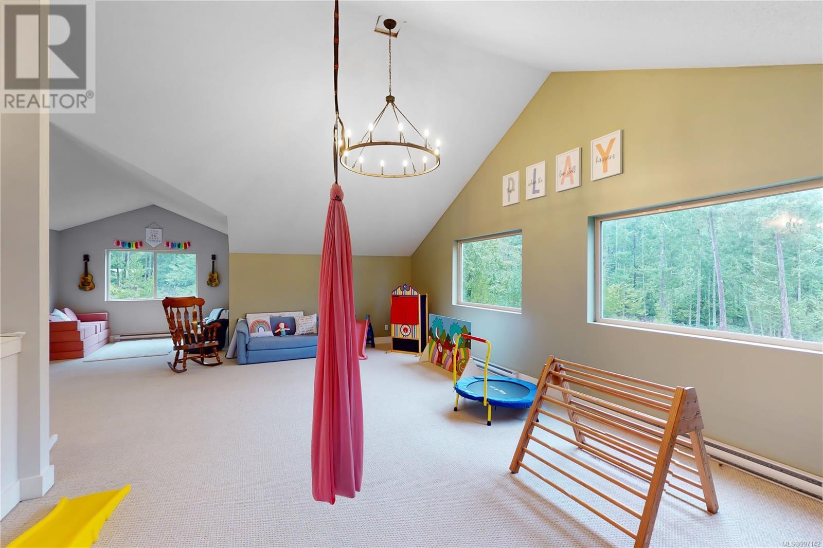 Property at 907 Hemsworth Rd image 2