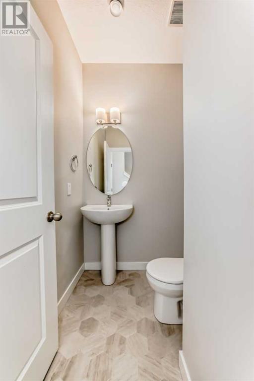 546 Canals Crossing Sw, Airdrie, Alberta  T4B 4L3 - Photo 36 - A2194716