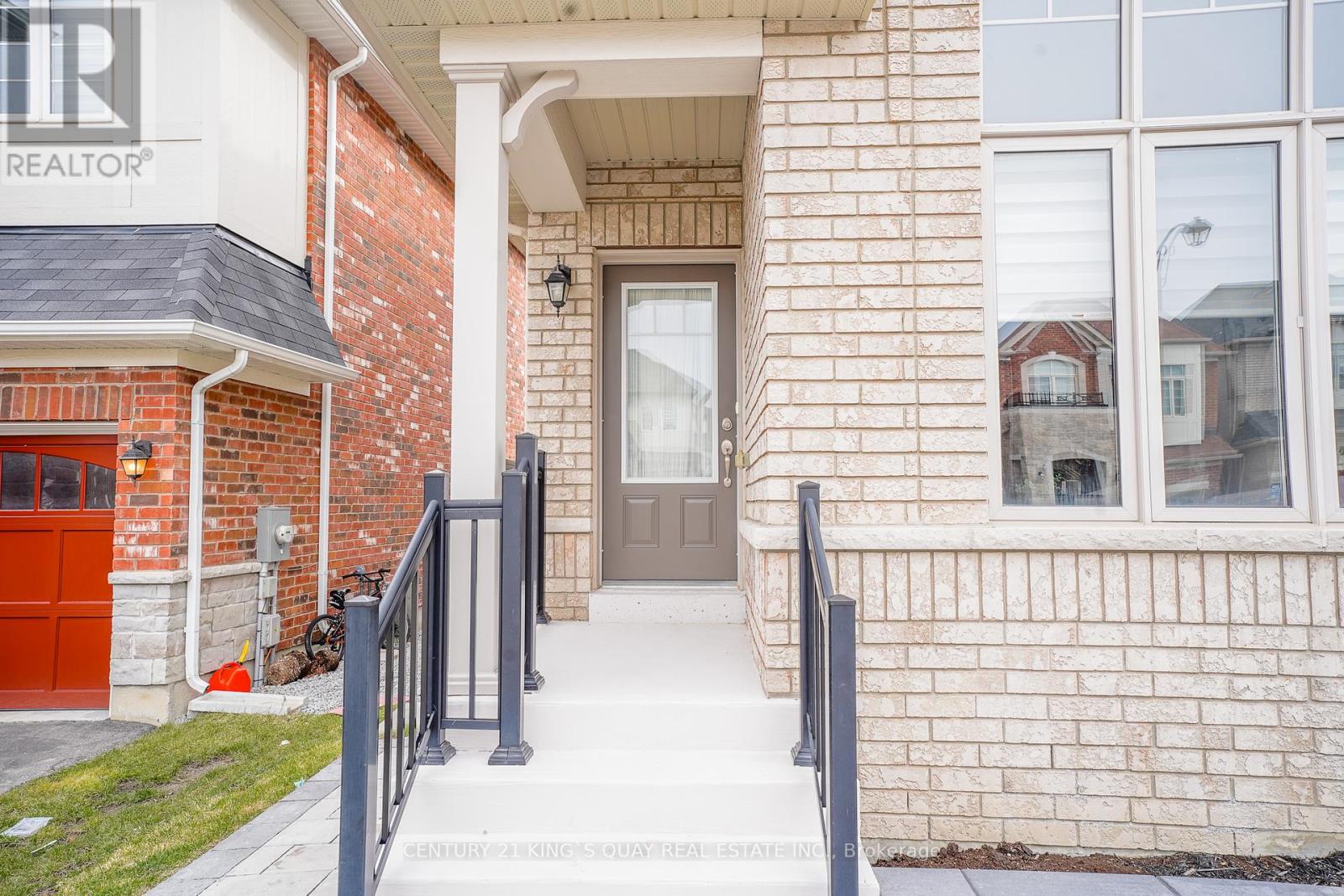 7 John Moore Road E, East Gwillimbury, Ontario  L9N 0P4 - Photo 2 - N12122067