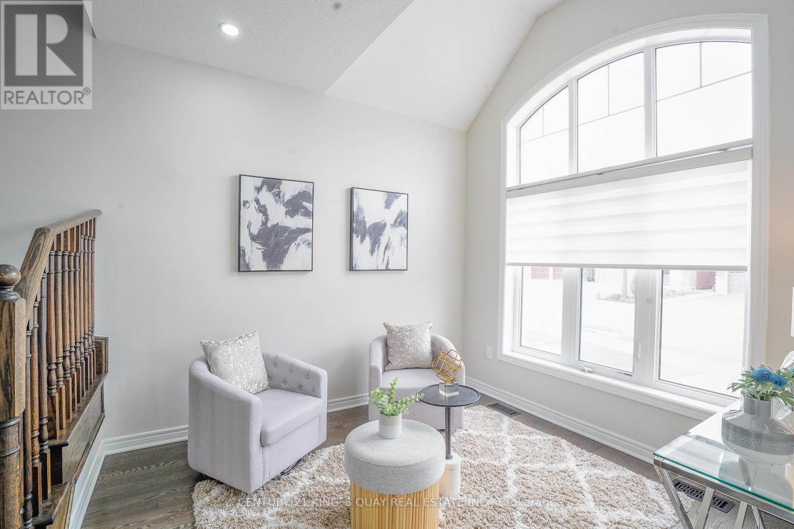 7 John Moore Road E, East Gwillimbury, Ontario  L9N 0P4 - Photo 3 - N12122067