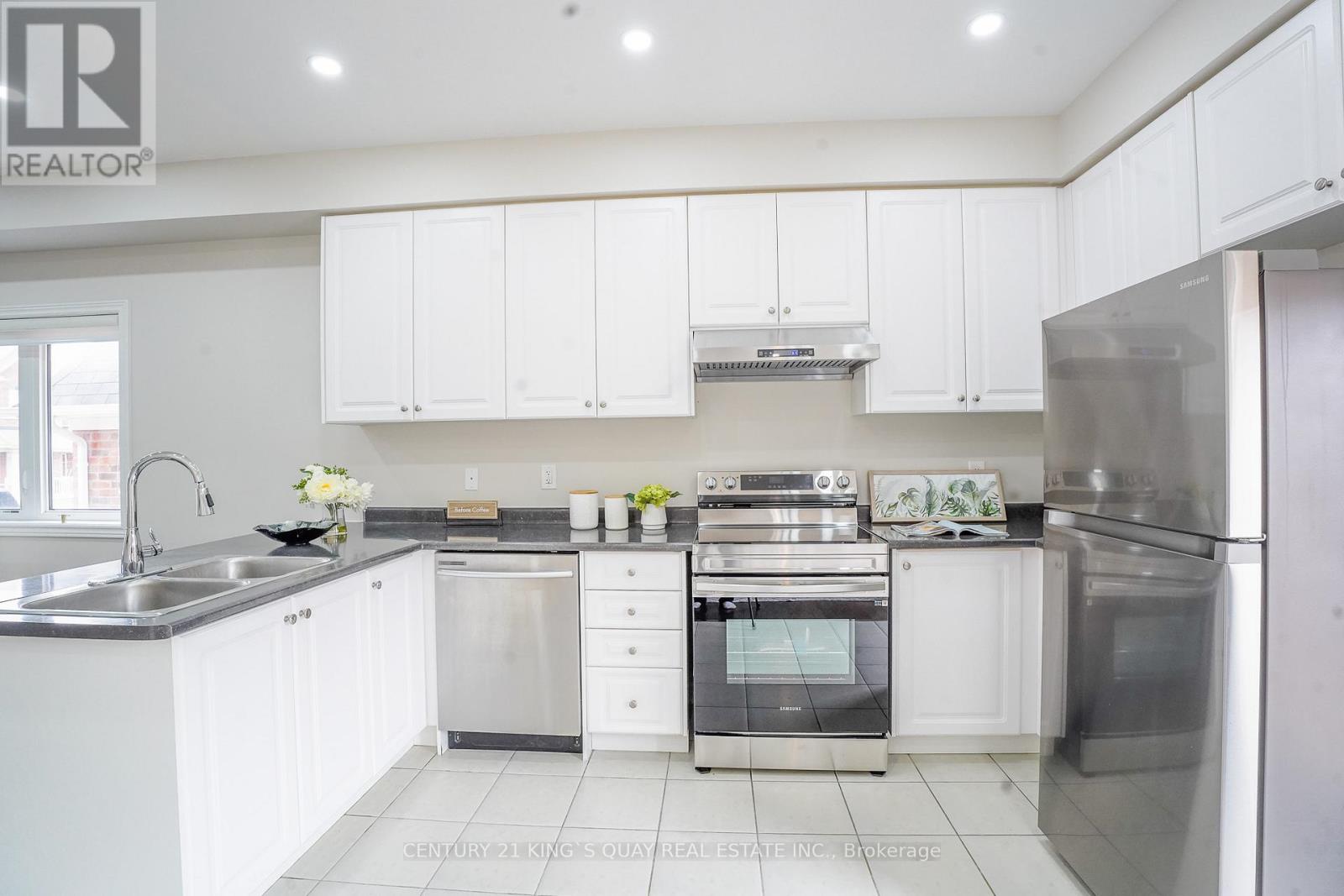 7 John Moore Road E, East Gwillimbury, Ontario  L9N 0P4 - Photo 6 - N12122067
