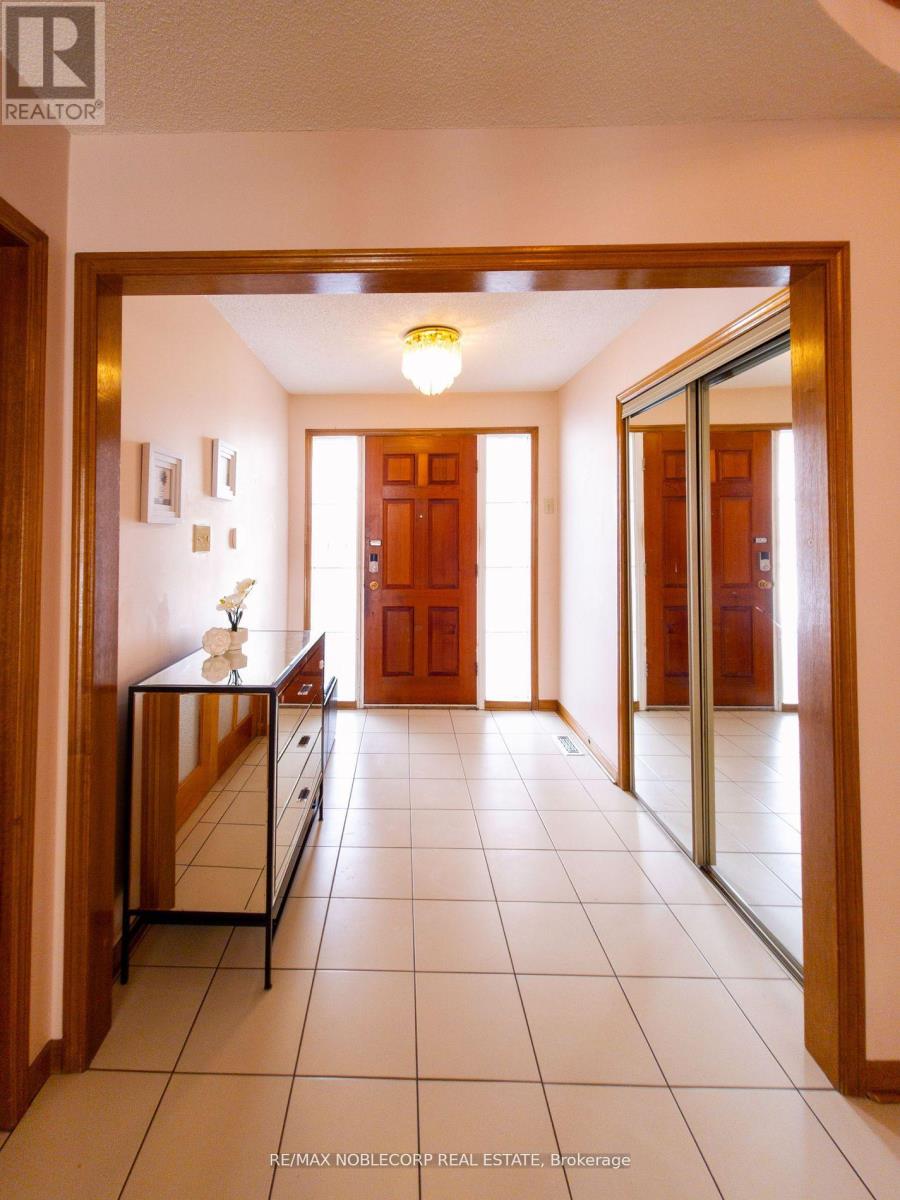 37 Father Ermanno Crescent, Vaughan, Ontario  L4L 7L6 - Photo 29 - N12122075