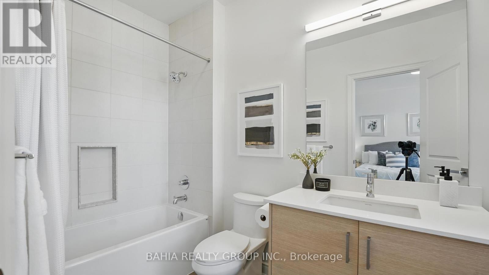 2492 Donnavale Drive, Mississauga, Ontario  L5A 2N1 - Photo 39 - W12122094