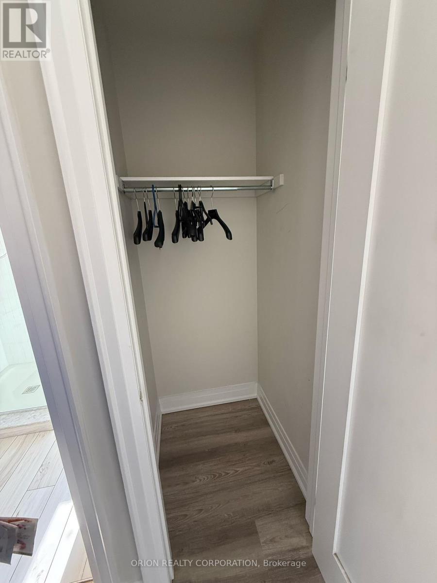 Upper - 1016 Haig Boulevard, Mississauga, Ontario  L5E 2M5 - Photo 29 - W12122120
