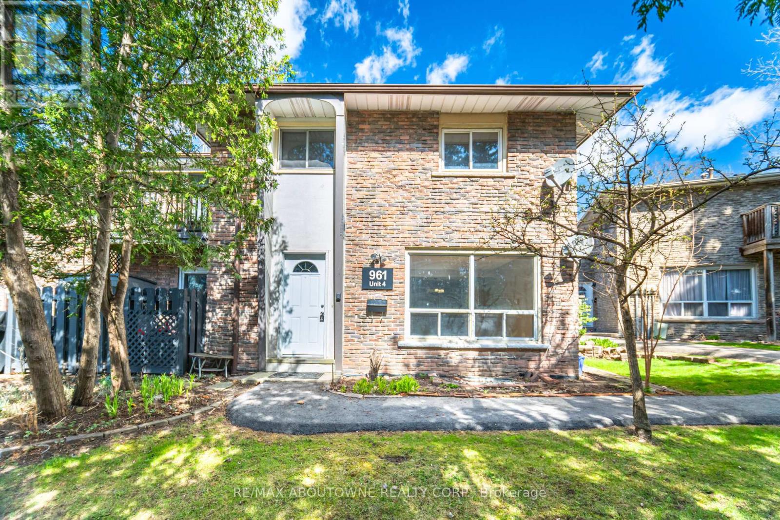 Property at 4 - 961 FRANCIS ROAD image 1