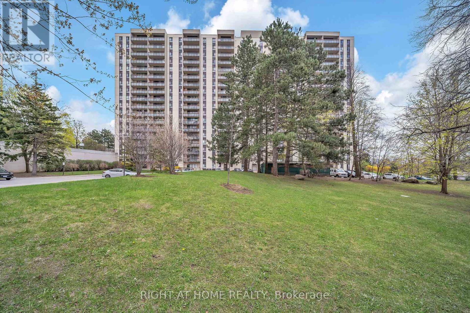 Property at 1415 - 260 SENECA HILL DRIVE image 2
