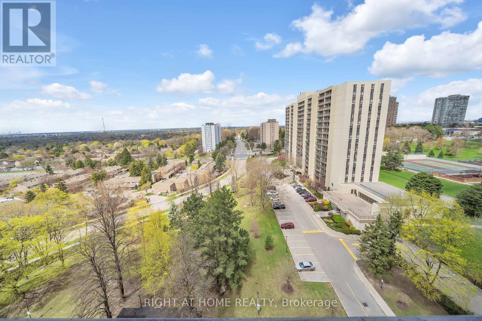 Property at 1415 - 260 SENECA HILL DRIVE image 3