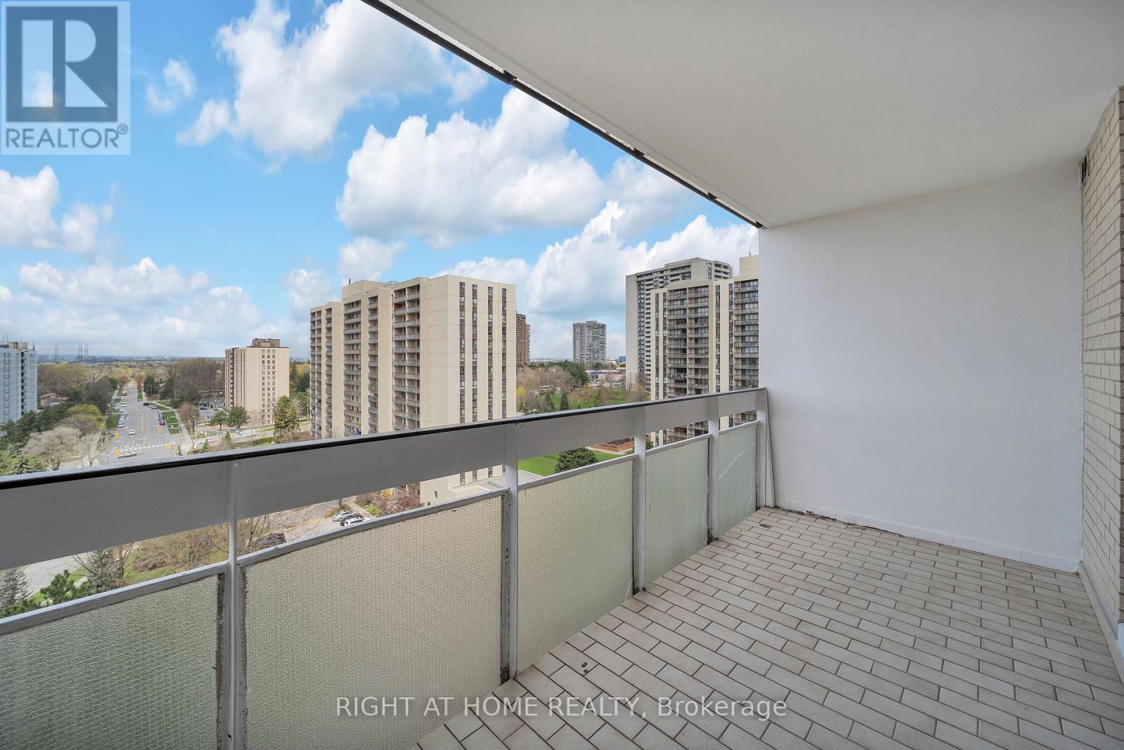Property at 1415 - 260 SENECA HILL DRIVE image 4