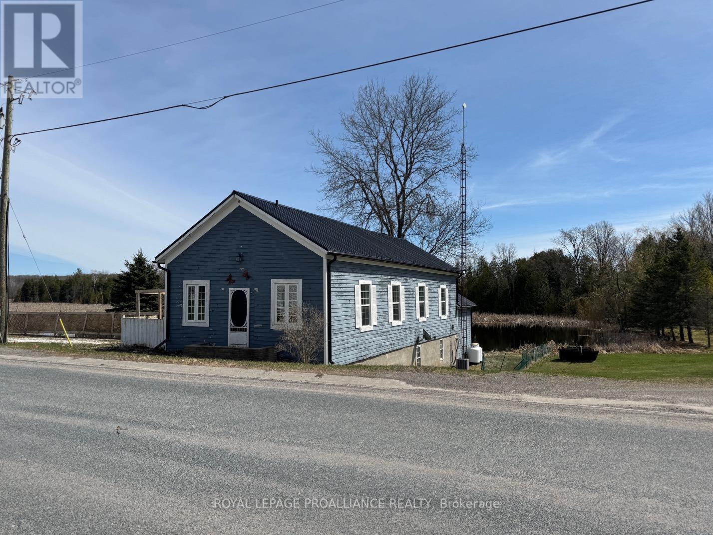 3085 Queensborough Road E, Madoc, Ontario K0K 2K0 - Photo 2 - X12122132