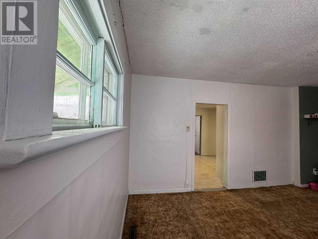 5013 44 Avenue, Ponoka, Alberta  T4J 1J6 - Photo 6 - A2203135