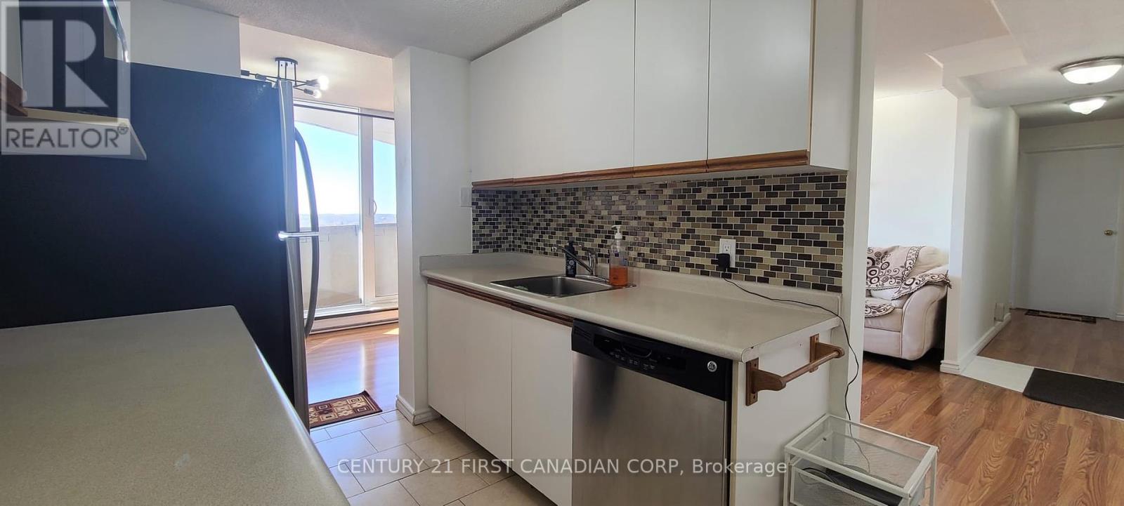 1602 - 1105 Jalna Boulevard, London South, Ontario  N6E 2S9 - Photo 2 - X12122149
