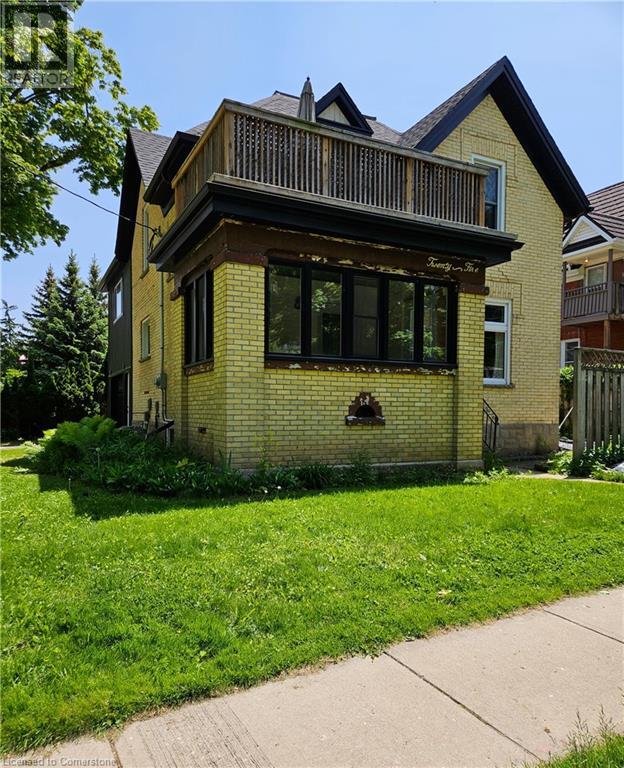 25 CLARENCE Place, kitchener, Ontario