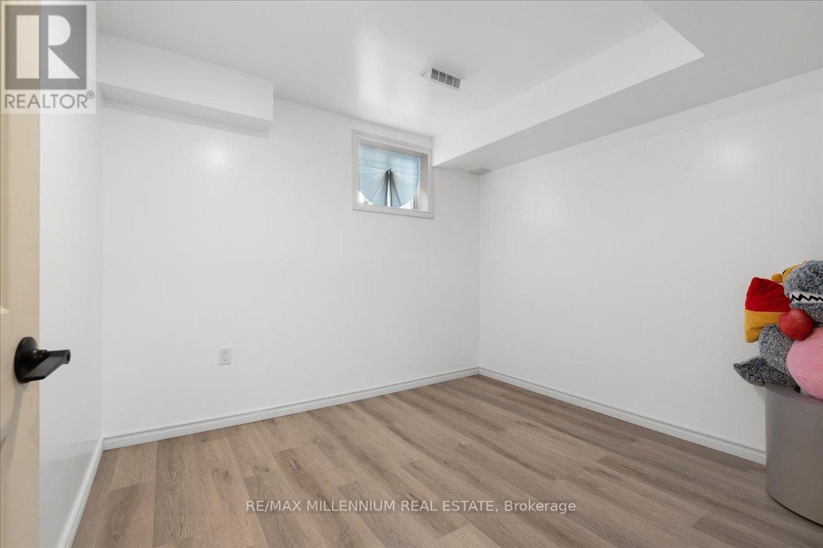 587 Rossland Road E, Ajax, Ontario  L1Z 0K7 - Photo 32 - E12122170