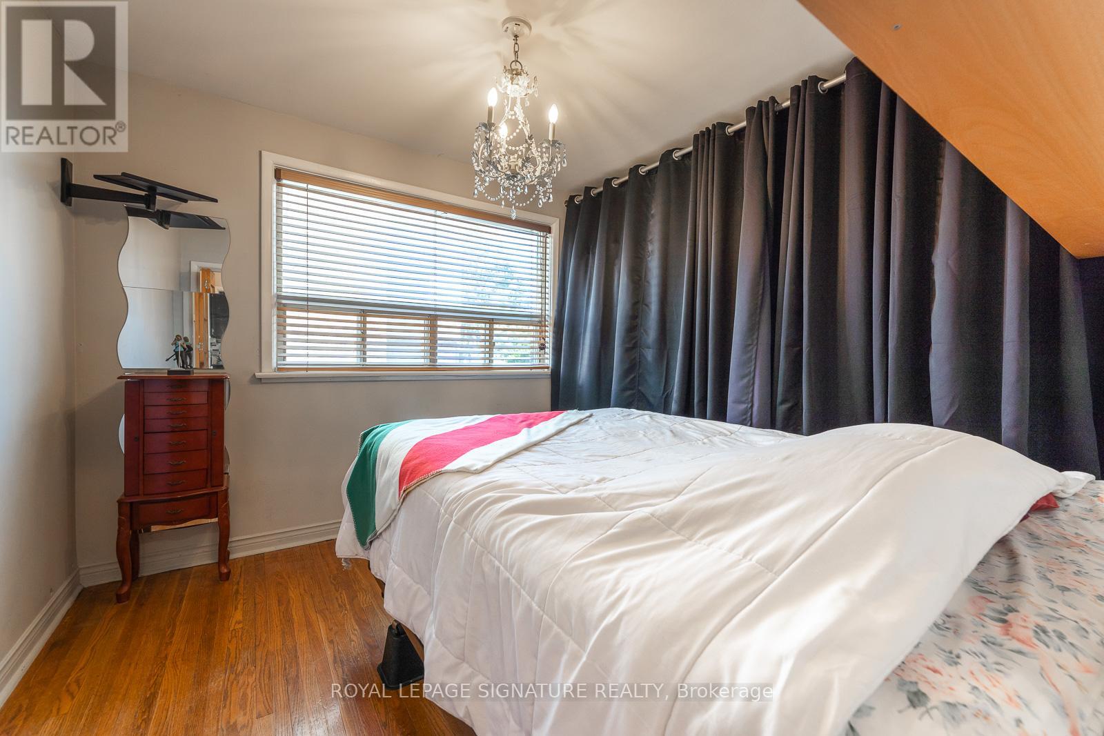 11 Coppermill Drive, Toronto, Ontario  M9W 3Z1 - Photo 16 - W12093752