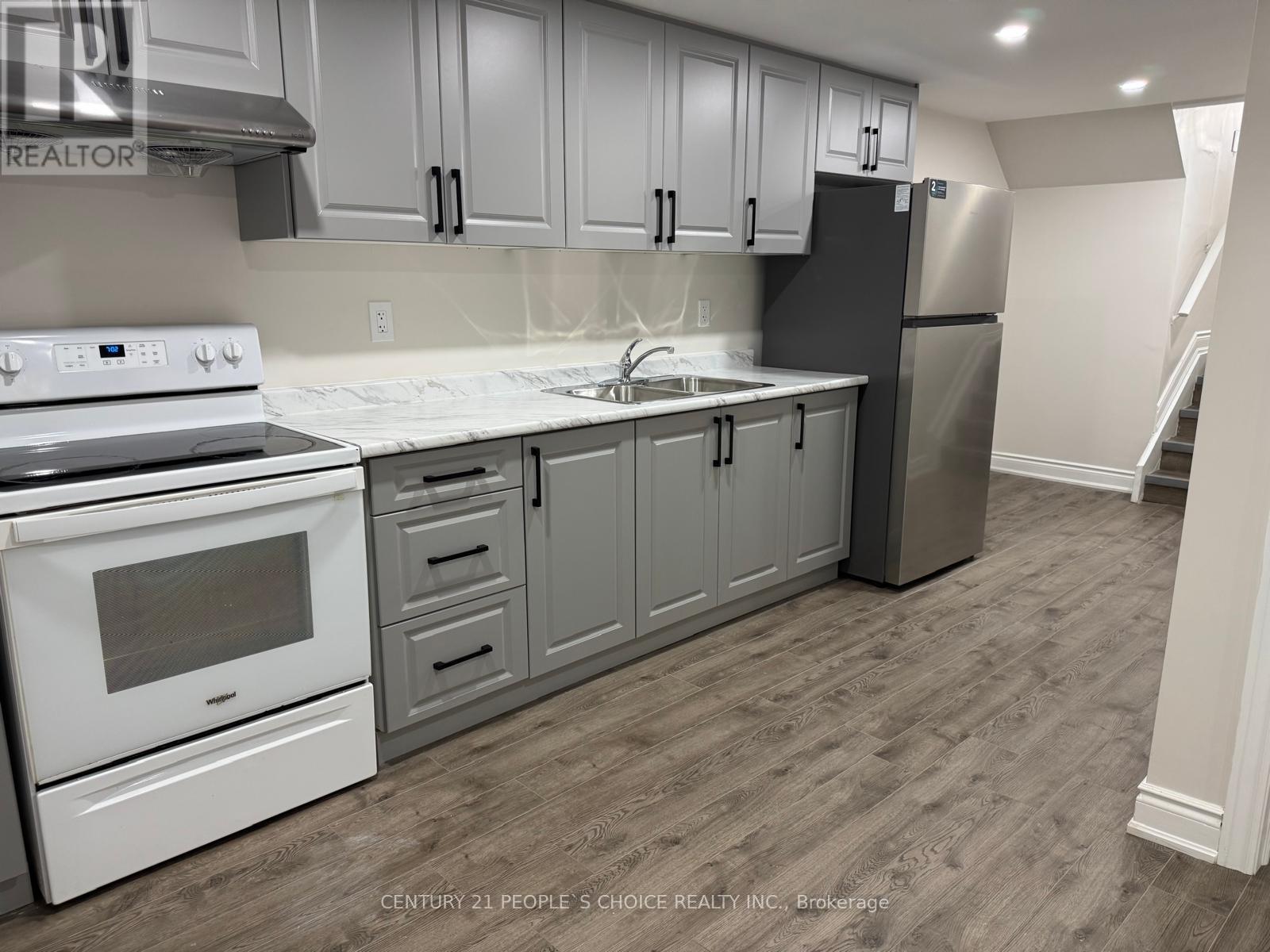 6862 Darcel Avenue, Mississauga, Ontario  L4T 2W5 - Photo 33 - W12122060