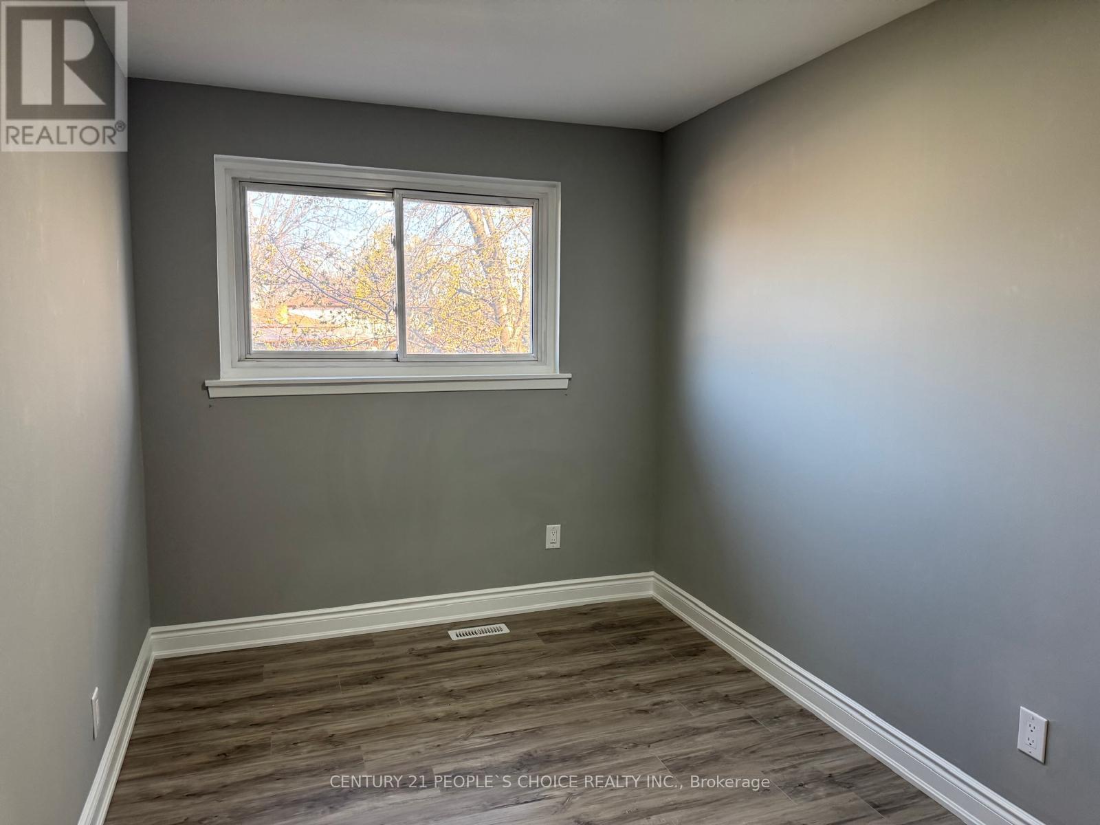6862 Darcel Avenue, Mississauga, Ontario  L4T 2W5 - Photo 21 - W12122060