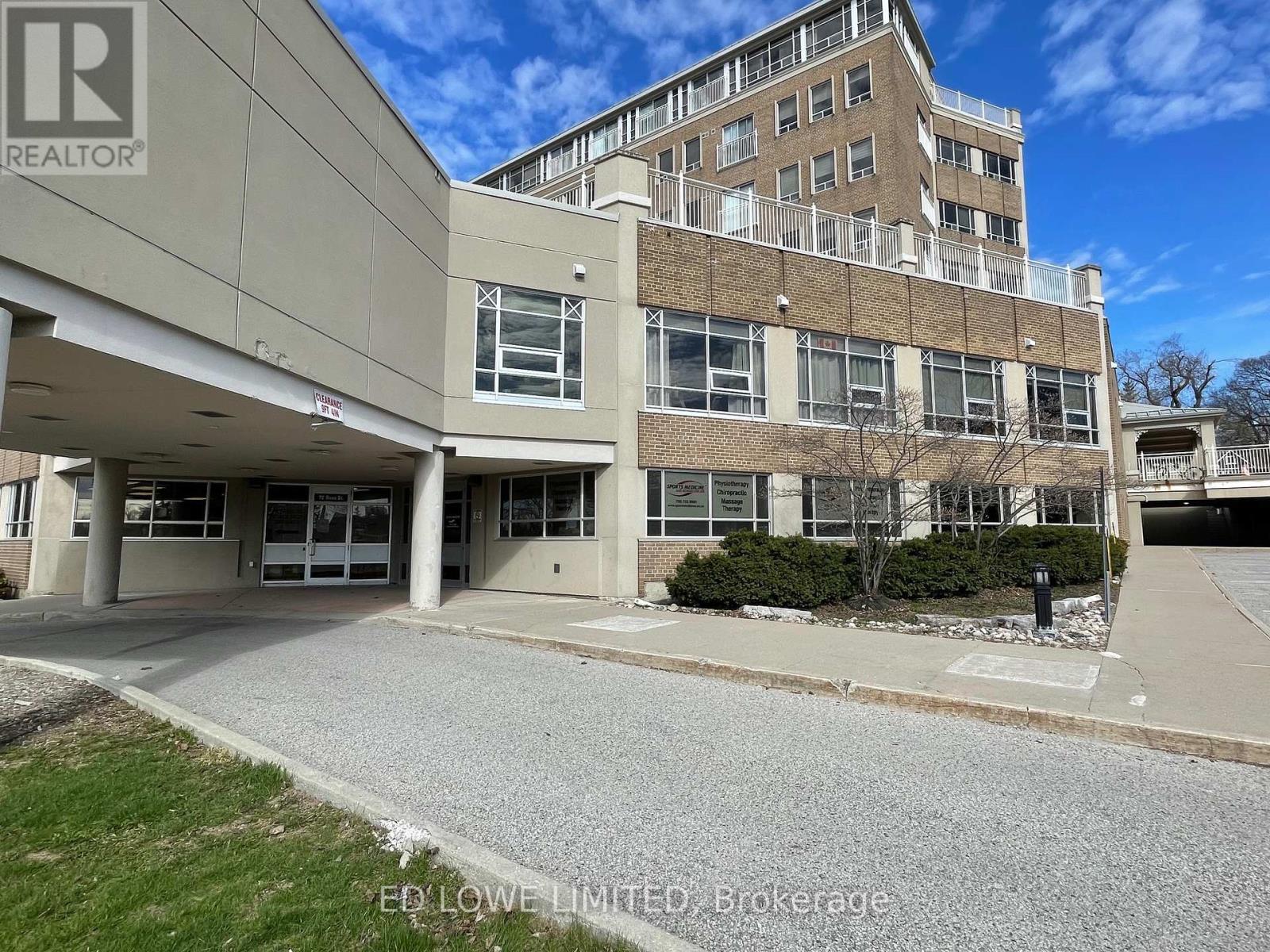 11 - 72 Ross Street, Barrie, Ontario  L4N 1G3 - Photo 1 - S12122145