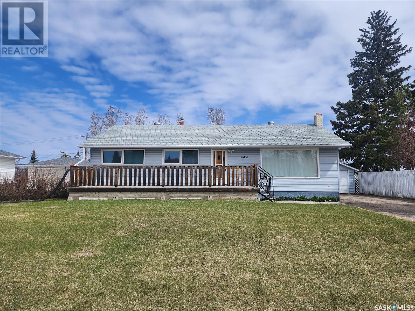 Property at 444 10th AVENUE W image 1