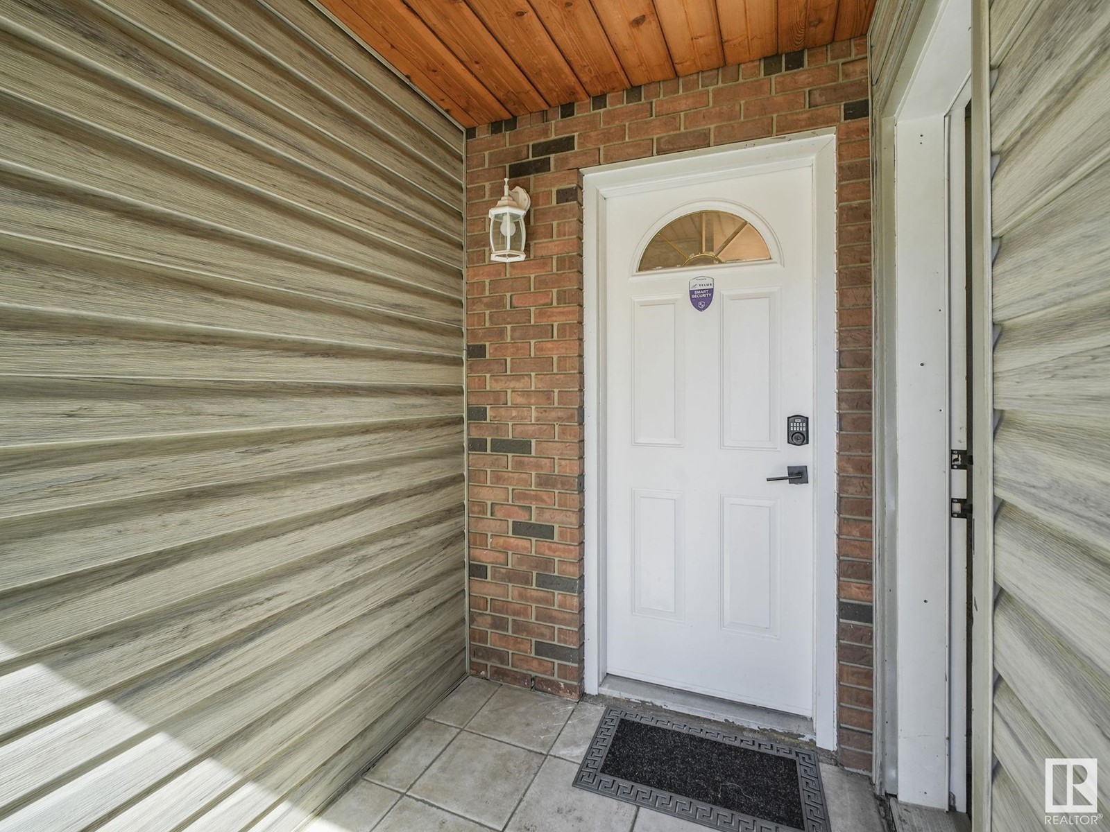 Property at 11936 145 AV NW image 3