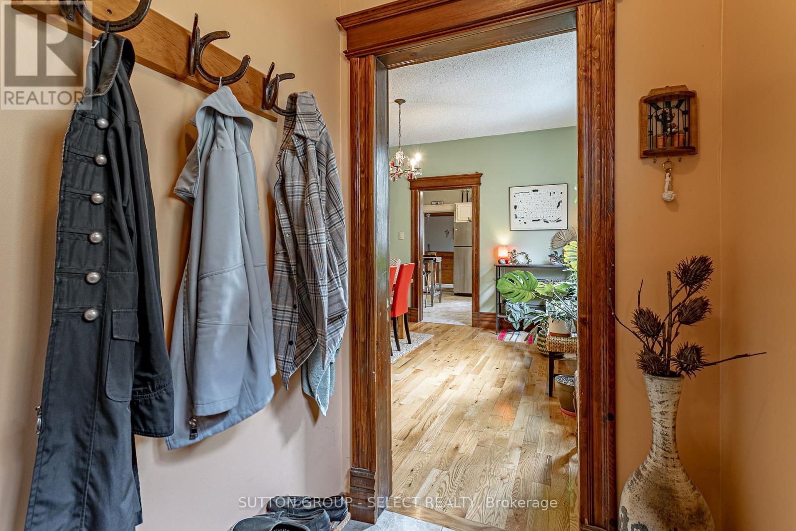 Photo 5 of 26 for 793 Lorne Avenue