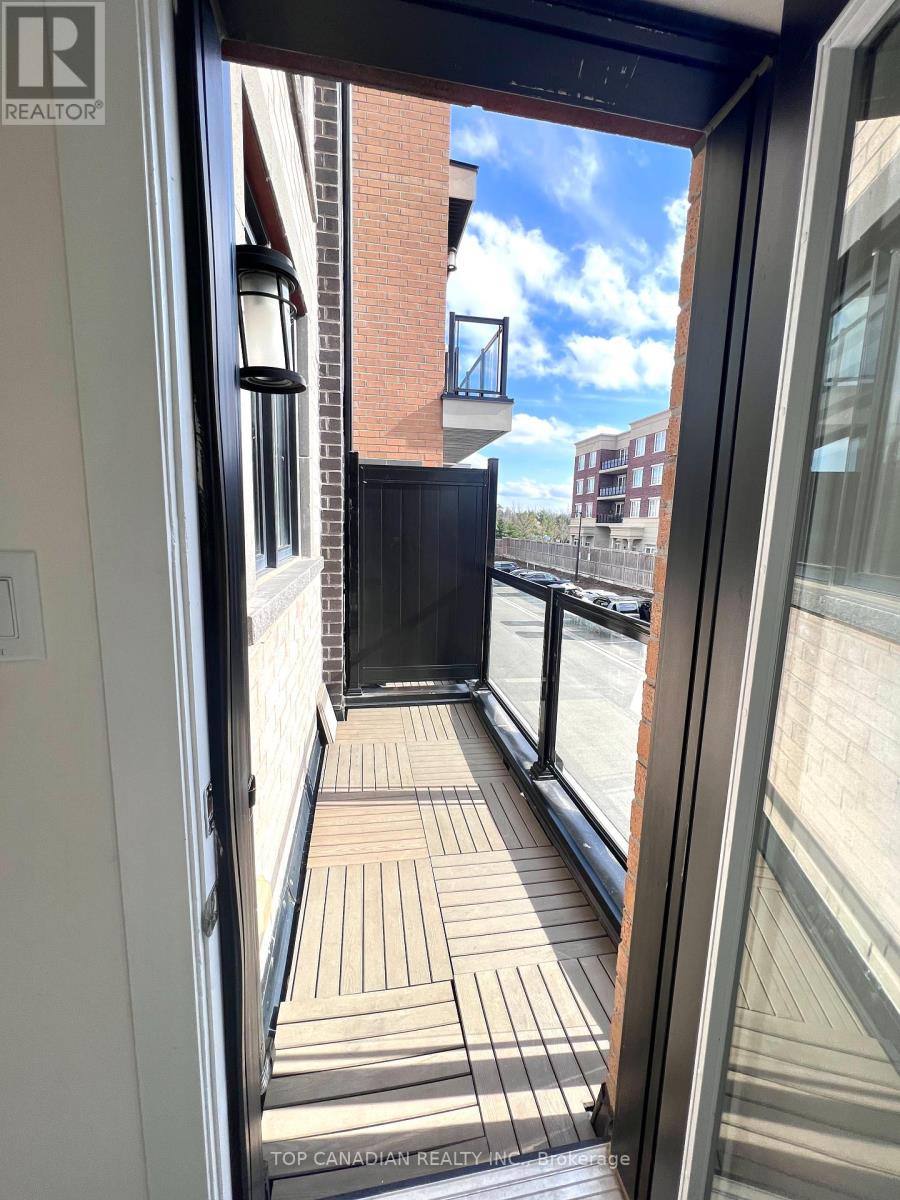 1 - 2 Phelps Lane, Richmond Hill, Ontario  L4E 1J4 - Photo 5 - N12067907