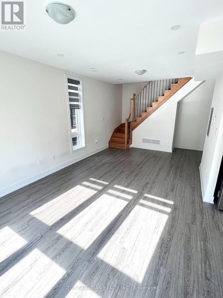 1 - 2 Phelps Lane, Richmond Hill, Ontario  L4E 1J4 - Photo 8 - N12067907