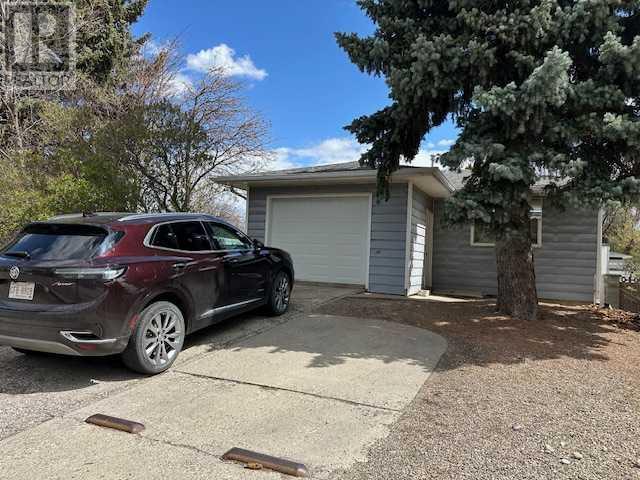 1304 14 Avenue S, Lethbridge, Alberta  T1K 0T4 - Photo 2 - A2216428