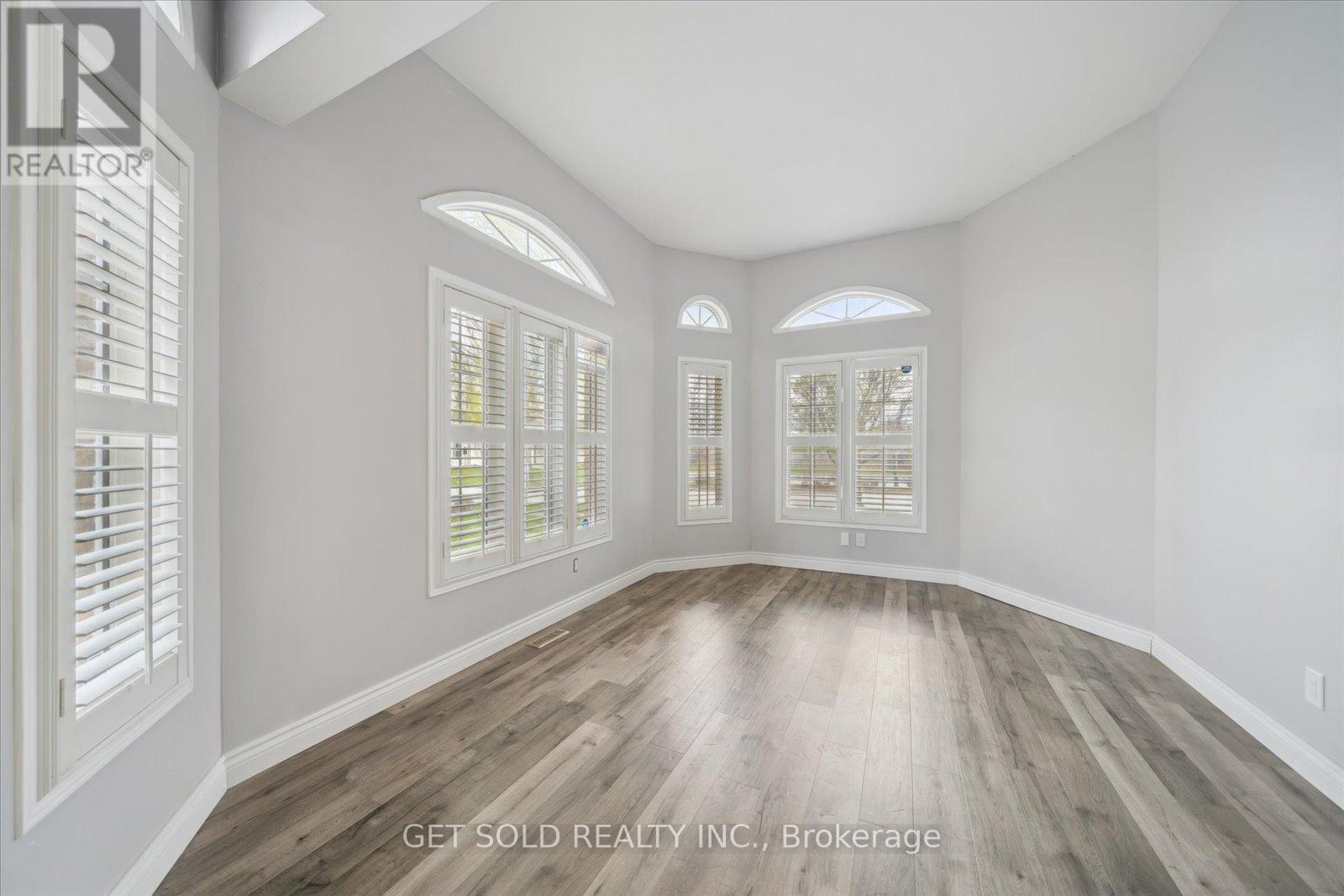 1 Mckie Court, Ajax, Ontario  L1T 3Z6 - Photo 10 - E12122205