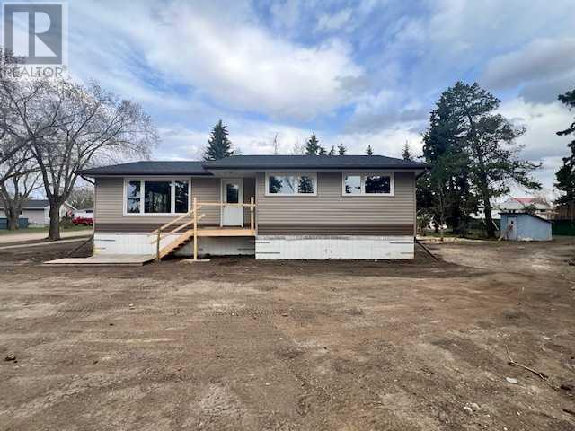 5122 48 Avenue, Forestburg, Alberta  T0B 1N0 - Photo 2 - A2216879