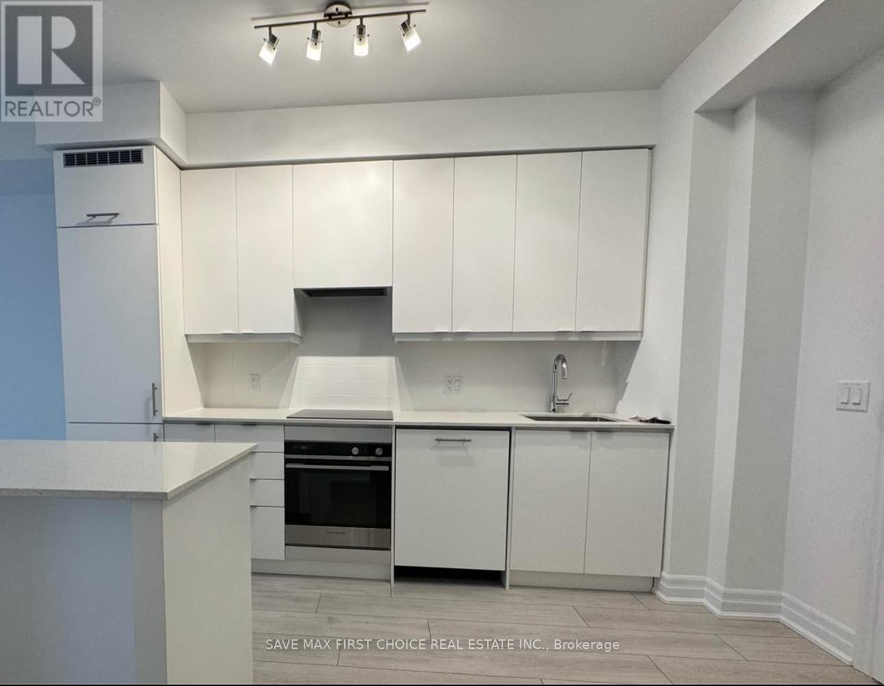 1309 - 30 Elm Drive W, Mississauga, Ontario  L5B 0N6 - Photo 6 - W12122201