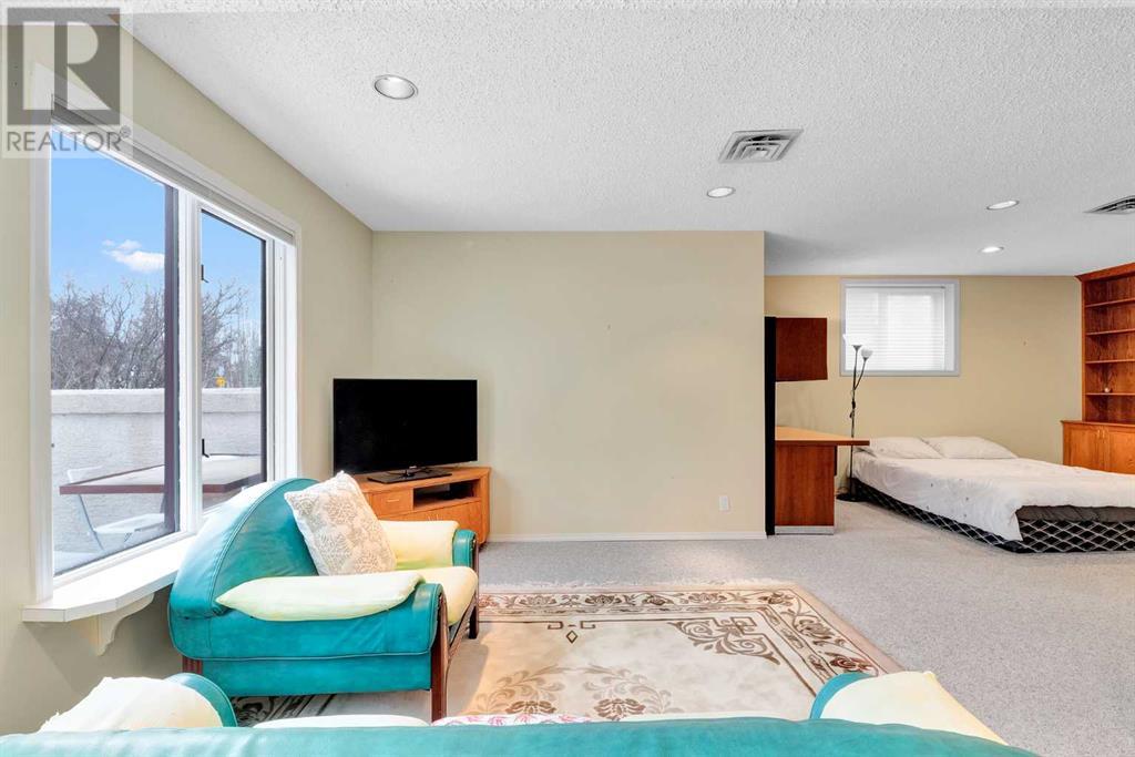 4 Sierra Vista Circle Sw, Calgary, Alberta  T3H 3A6 - Photo 30 - A2216720