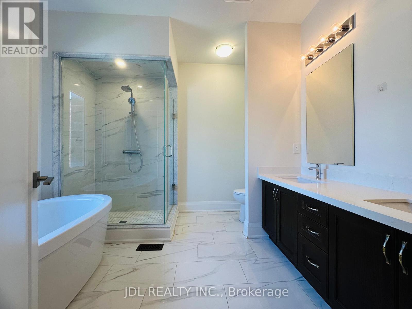 26 Callisto Lane, Richmond Hill, Ontario  L4C 5G9 - Photo 13 - N12073893