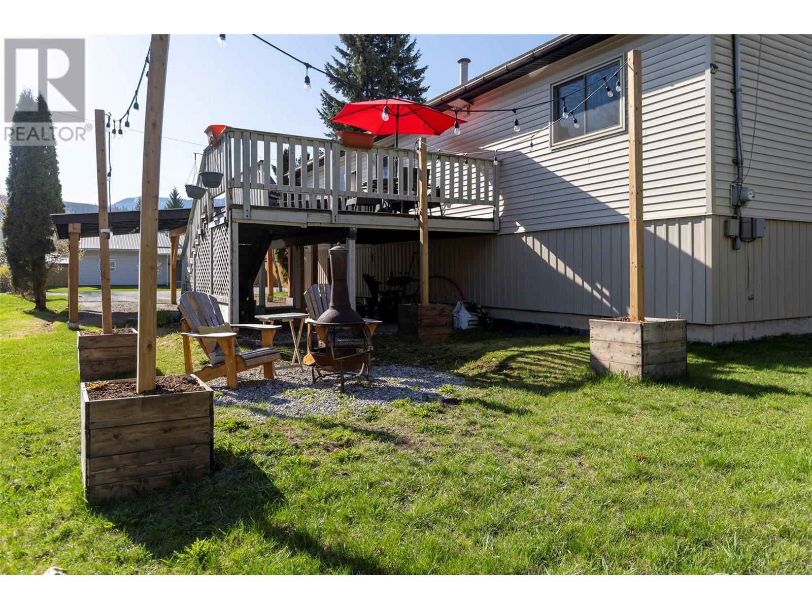 1621 11th Avenue, Fernie, British Columbia  V0B 1M0 - Photo 10 - 10346172
