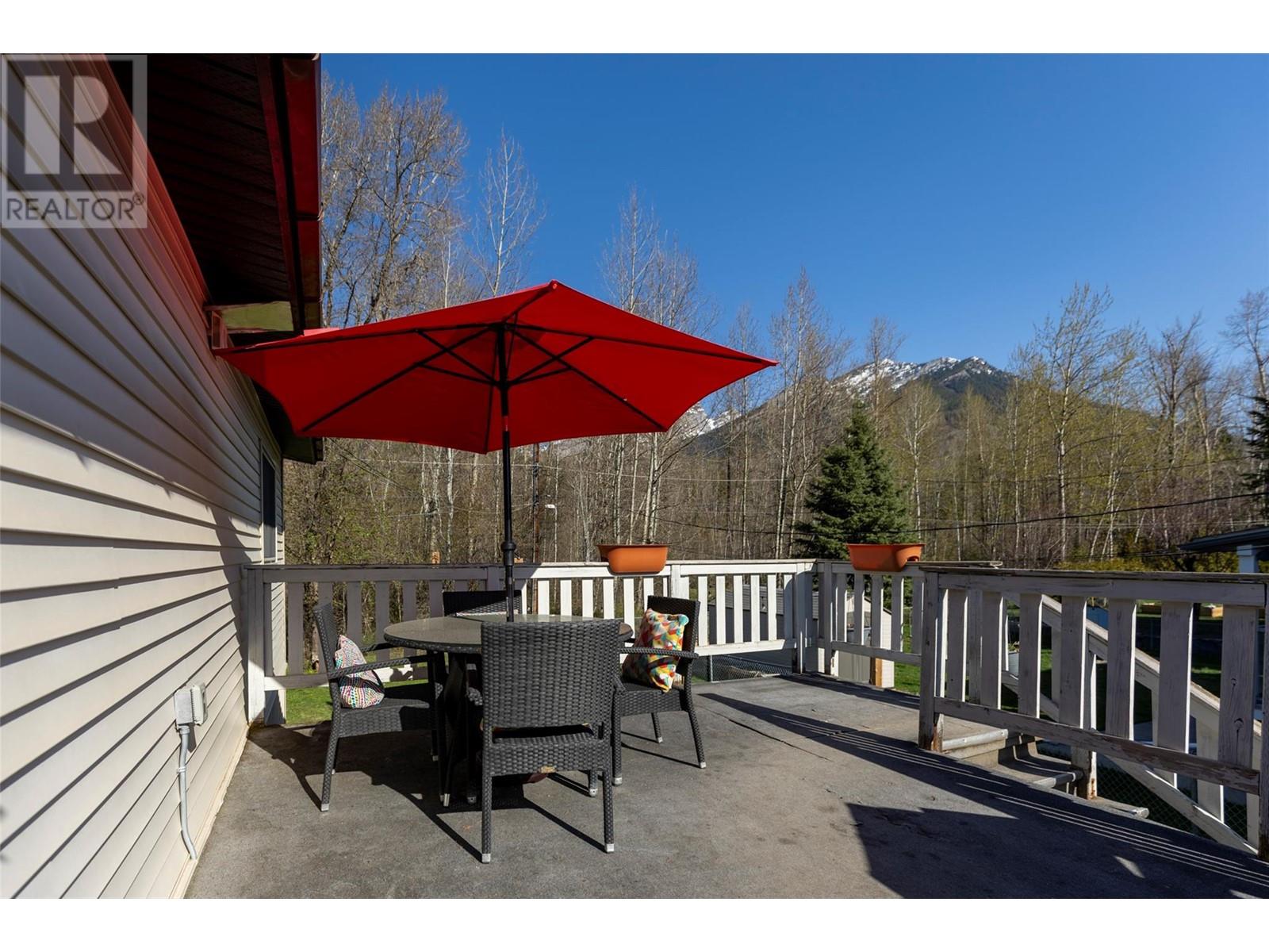 1621 11th Avenue, Fernie, British Columbia  V0B 1M0 - Photo 13 - 10346172