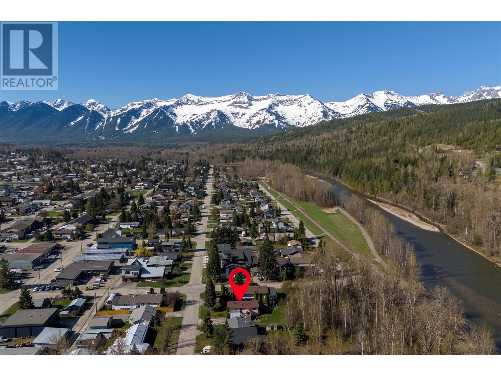 1621 11th Avenue, Fernie, British Columbia  V0B 1M0 - Photo 2 - 10346172