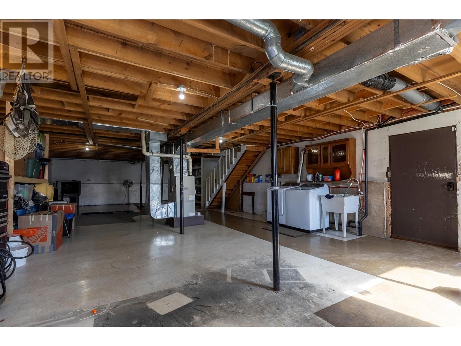 1621 11th Avenue, Fernie, British Columbia  V0B 1M0 - Photo 37 - 10346172