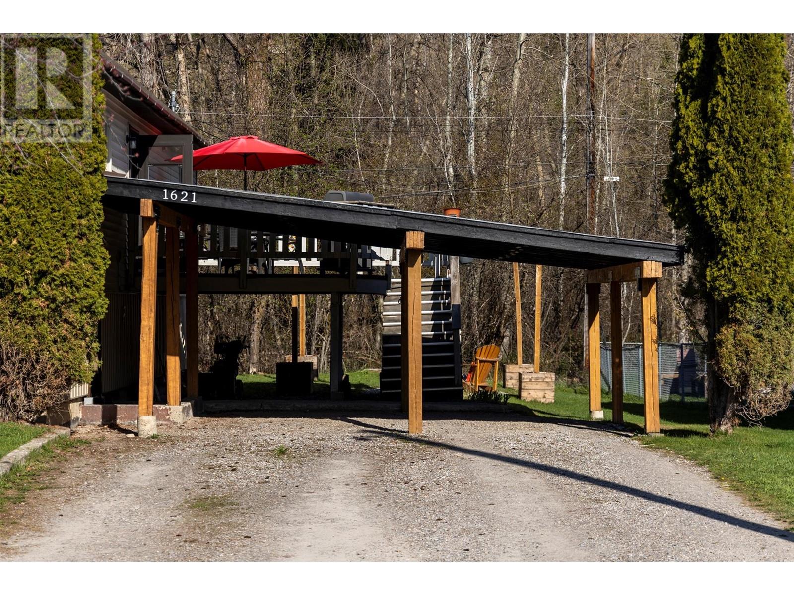 1621 11th Avenue, Fernie, British Columbia  V0B 1M0 - Photo 4 - 10346172
