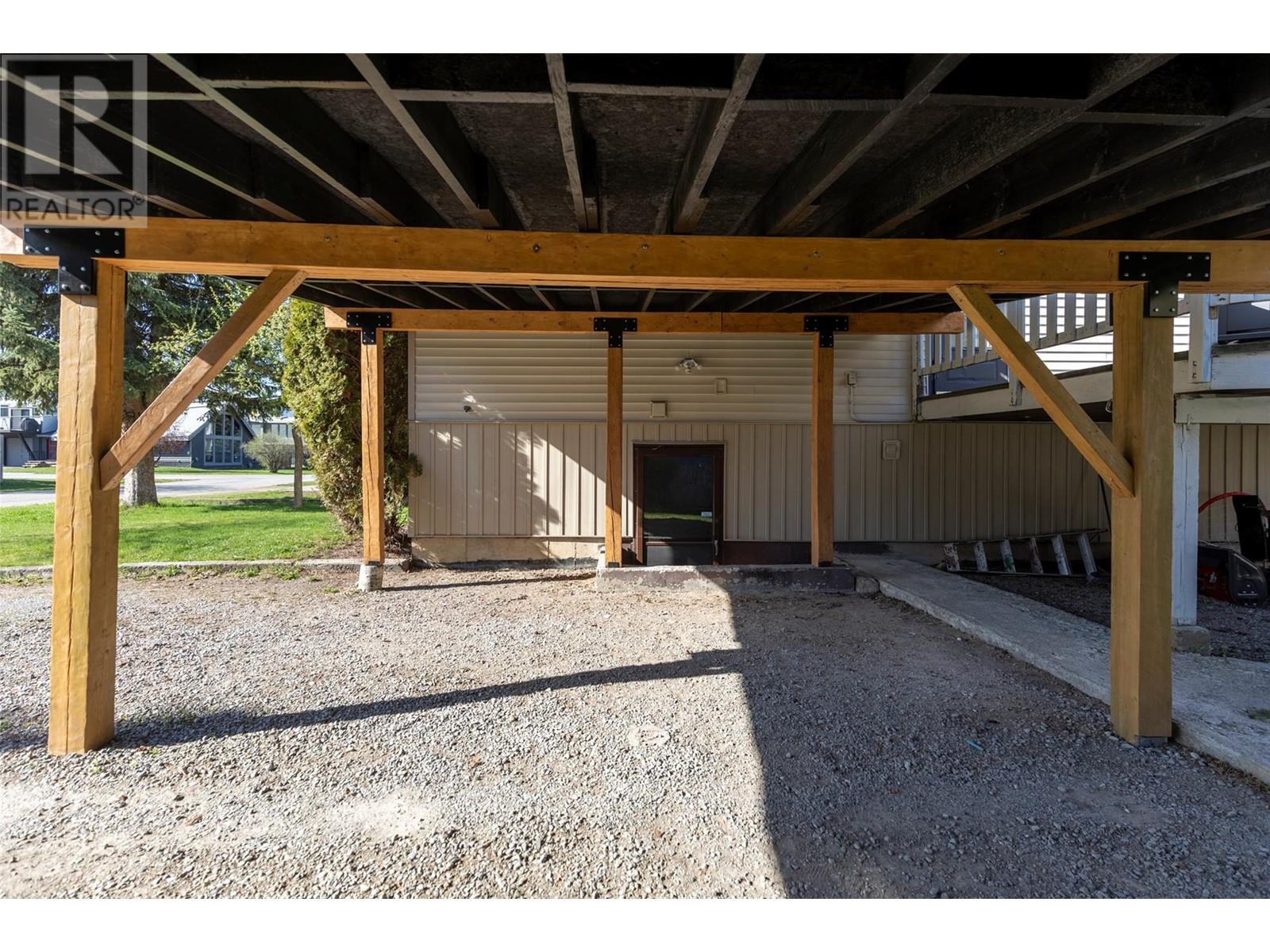 1621 11th Avenue, Fernie, British Columbia  V0B 1M0 - Photo 6 - 10346172
