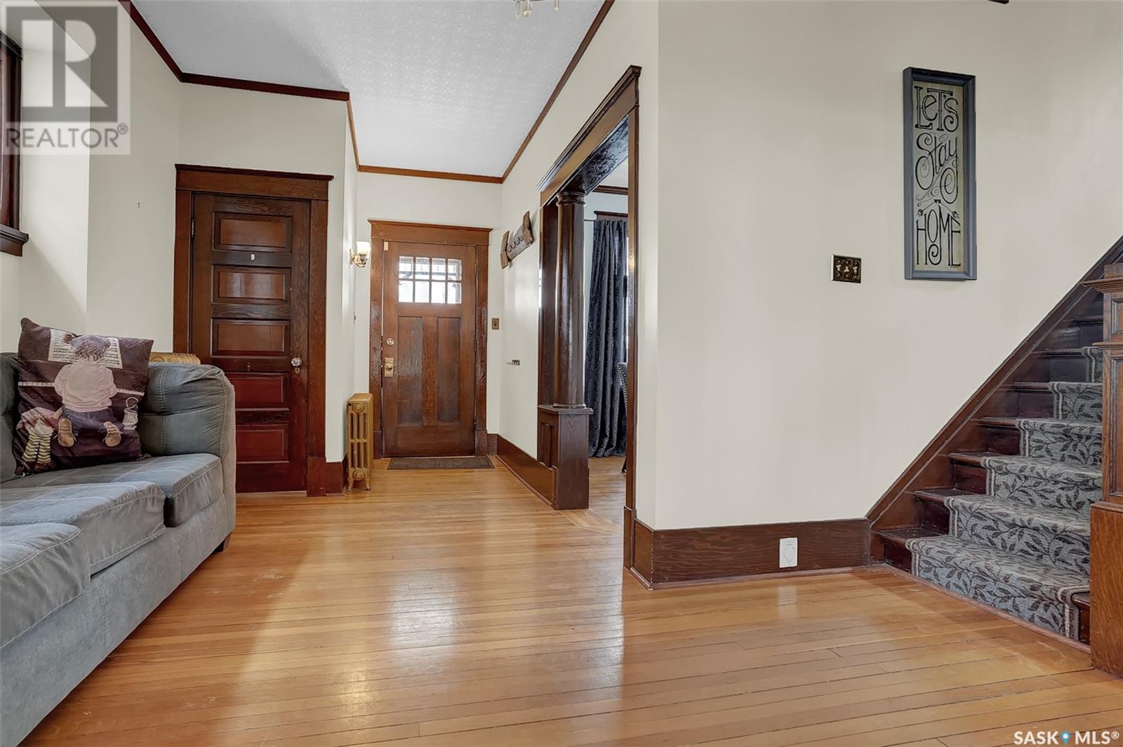 Property at 1073 2nd AVENUE NW image 3