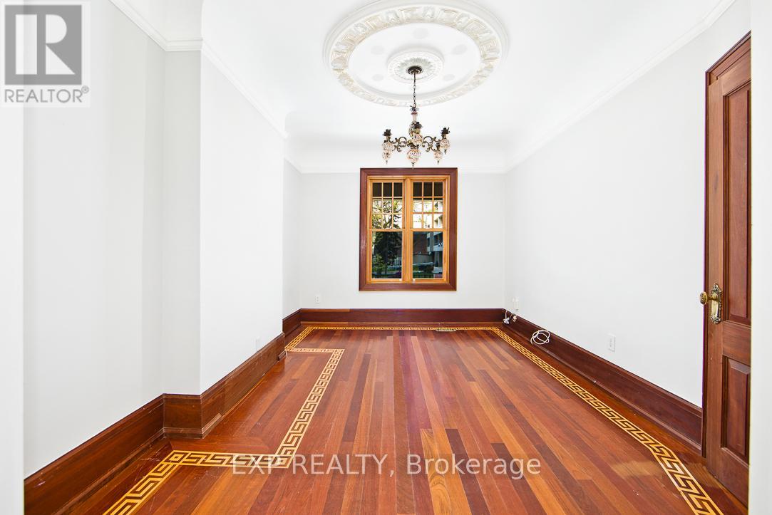 Property at 315 MUTUAL STREET image 4
