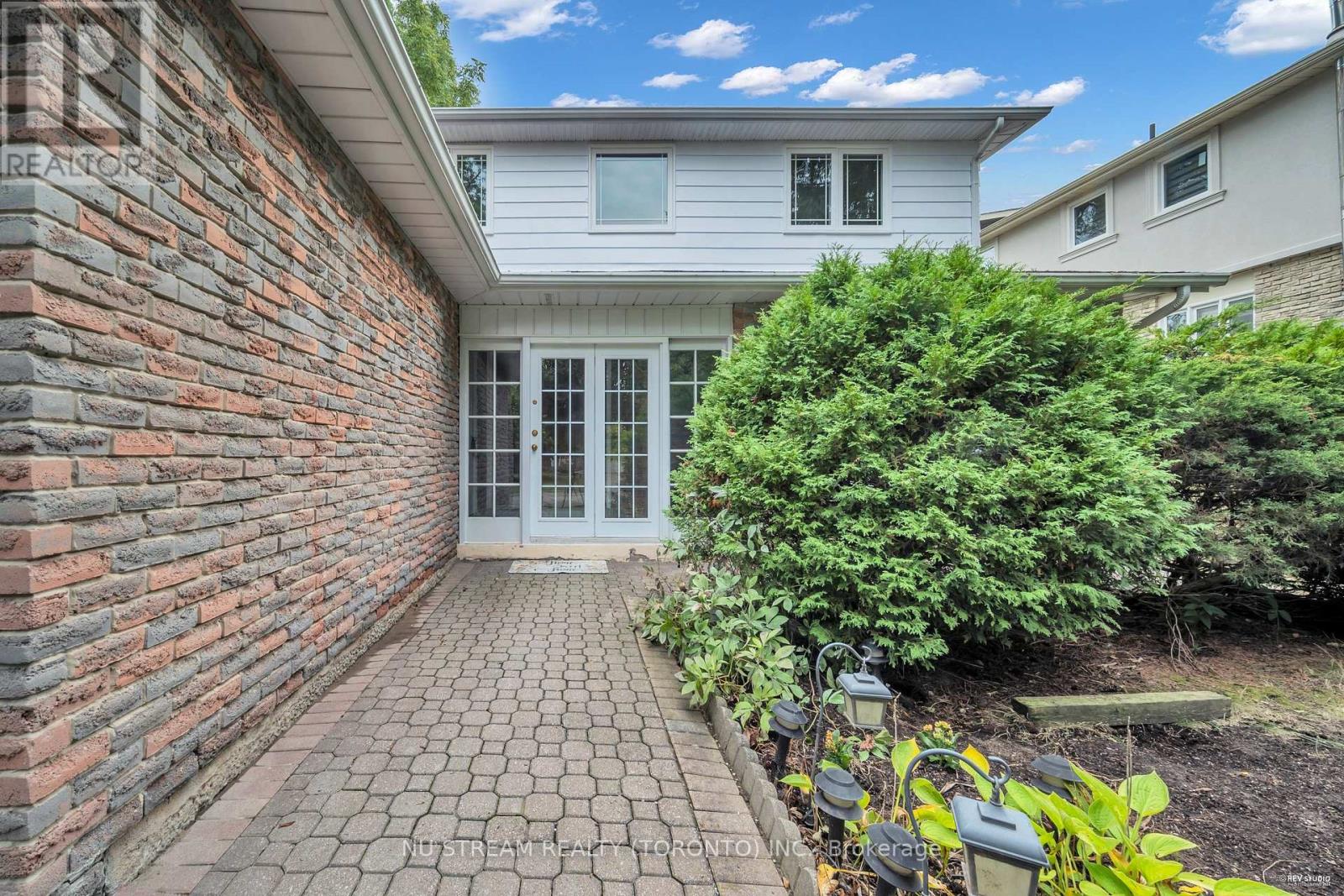 Property at 9 LIEBECK CRESCENT image 3