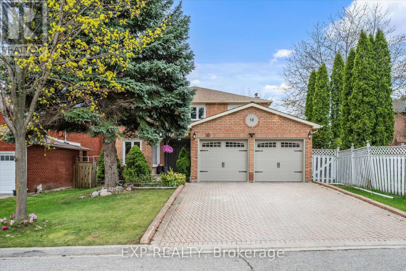 10 STRATFORD DRIVE, Richmond Hill, Ontario