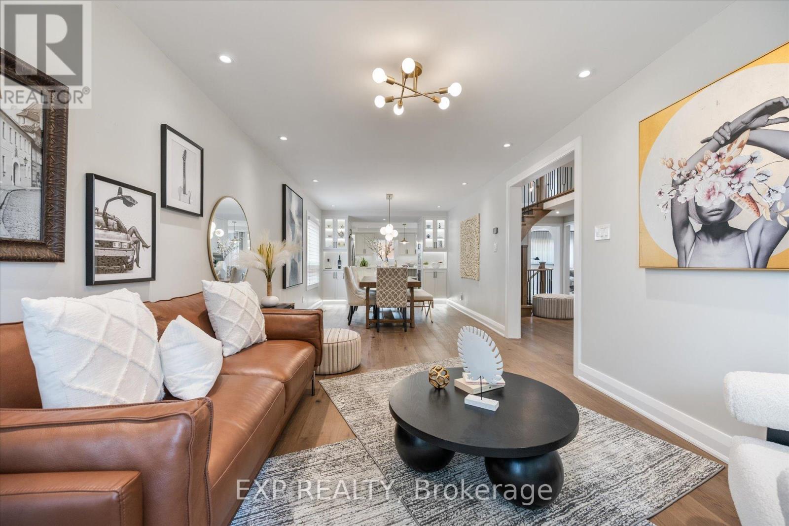 10 Stratford Drive, Richmond Hill, Ontario  L4B 1V7 - Photo 7 - N12120422
