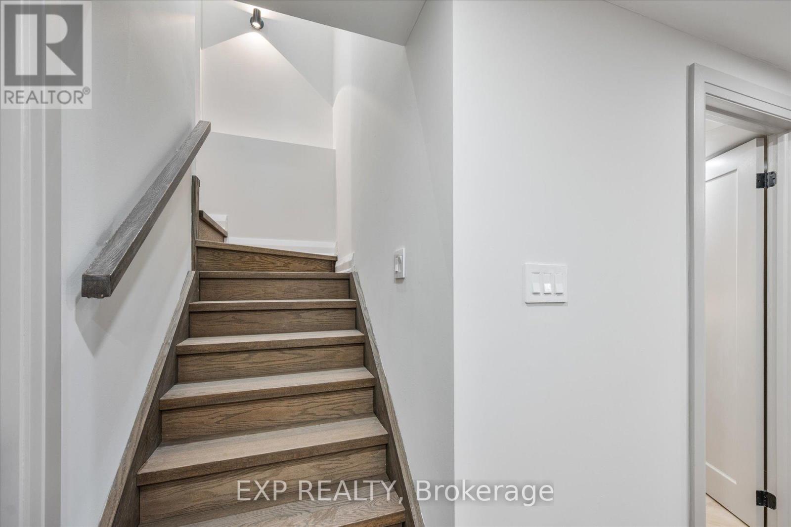 10 Stratford Drive, Richmond Hill, Ontario  L4B 1V7 - Photo 43 - N12120422