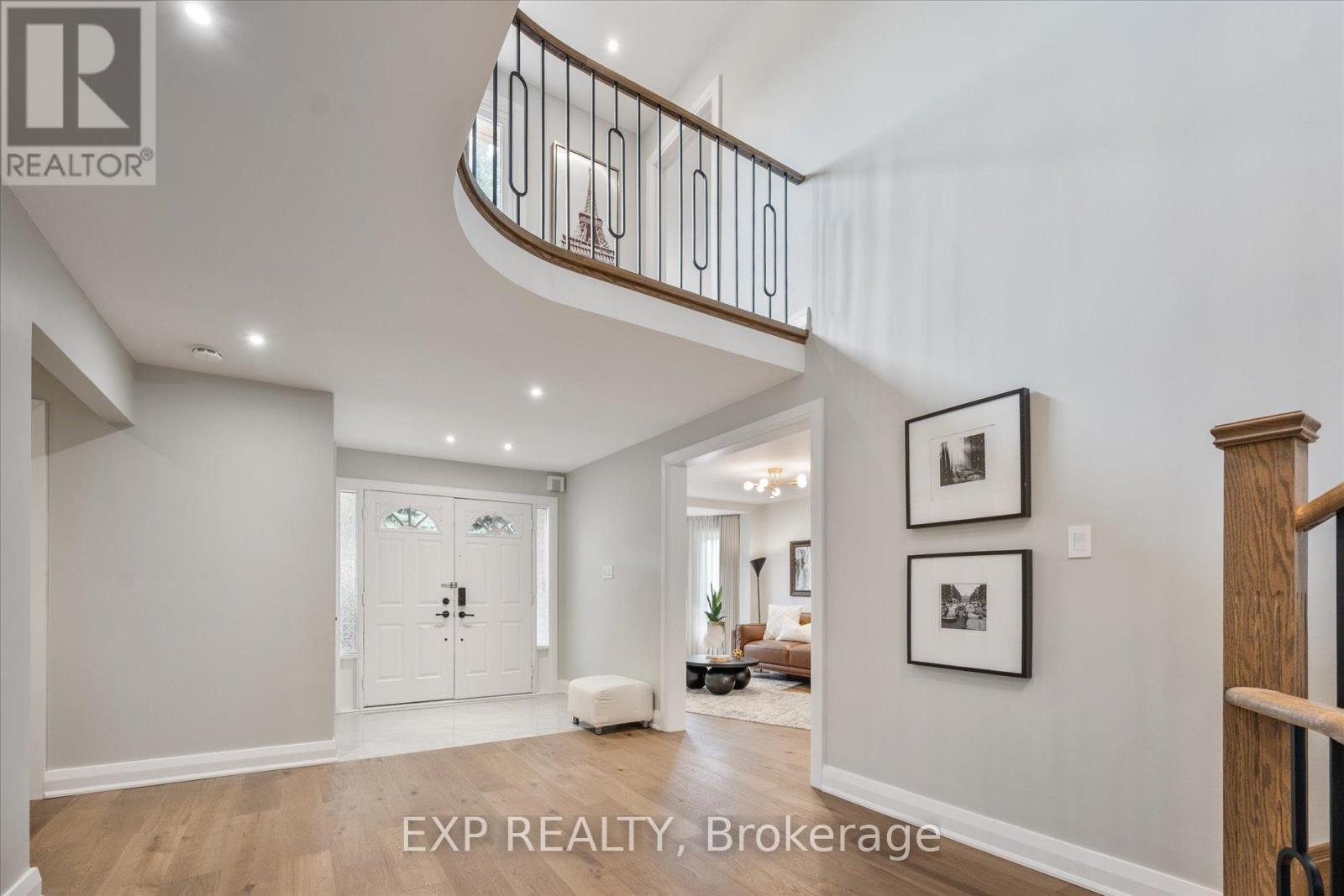 Property at 10 STRATFORD DRIVE image 4