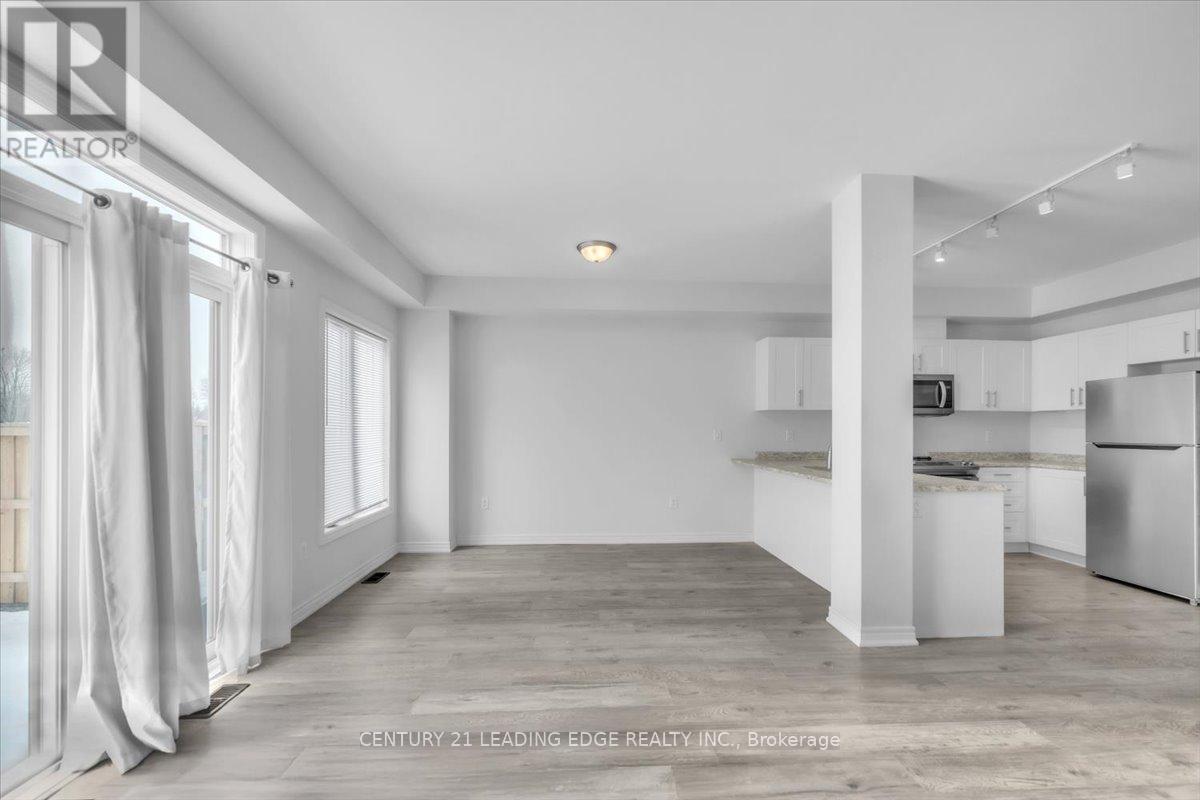 28 Churchlea Mews, Orillia, Ontario  L3V 8K9 - Photo 5 - S12122244