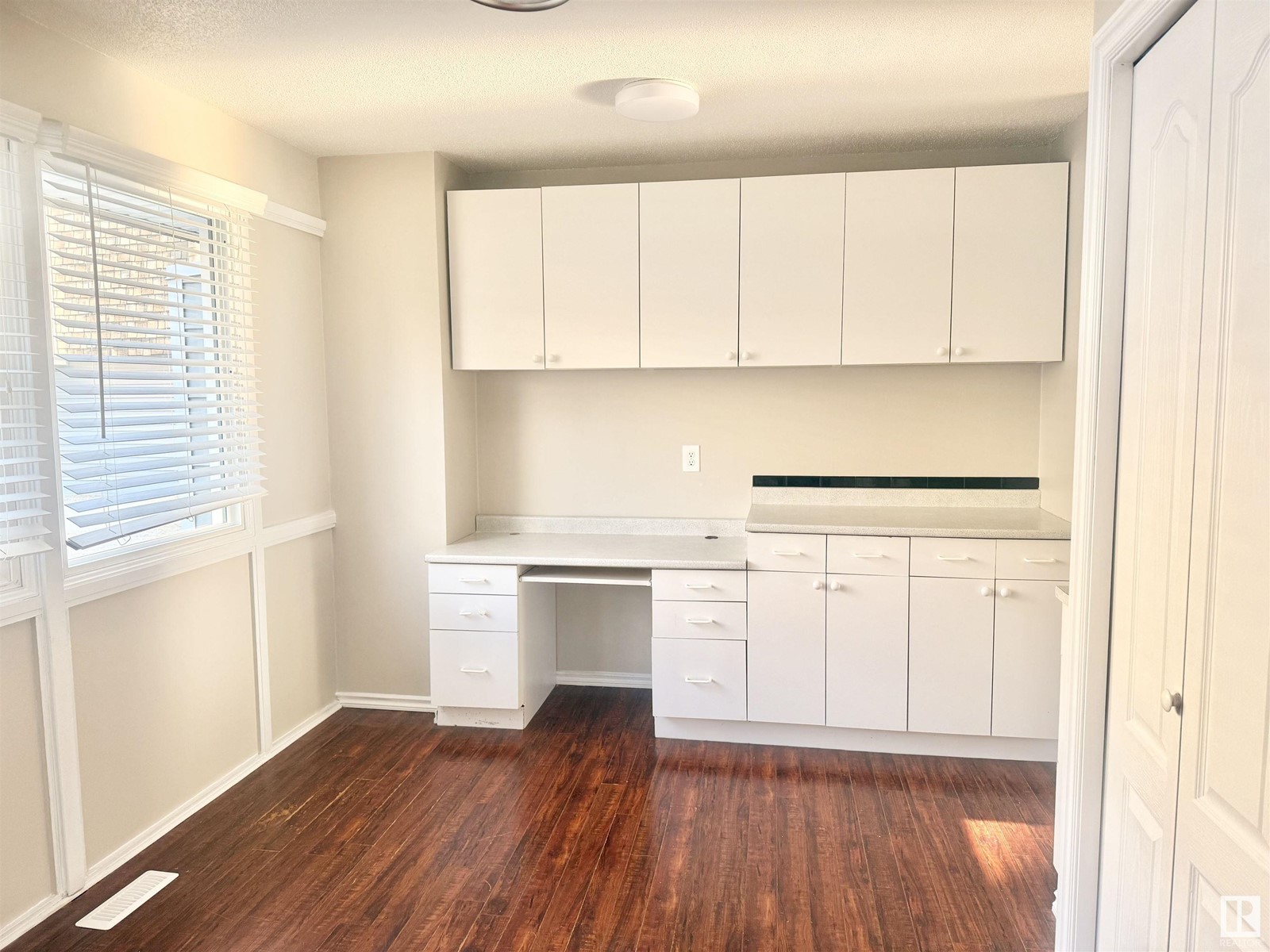 518 Village On The Green Gr Nw Nw, Edmonton, Alberta  T5A 1H2 - Photo 6 - E4434331