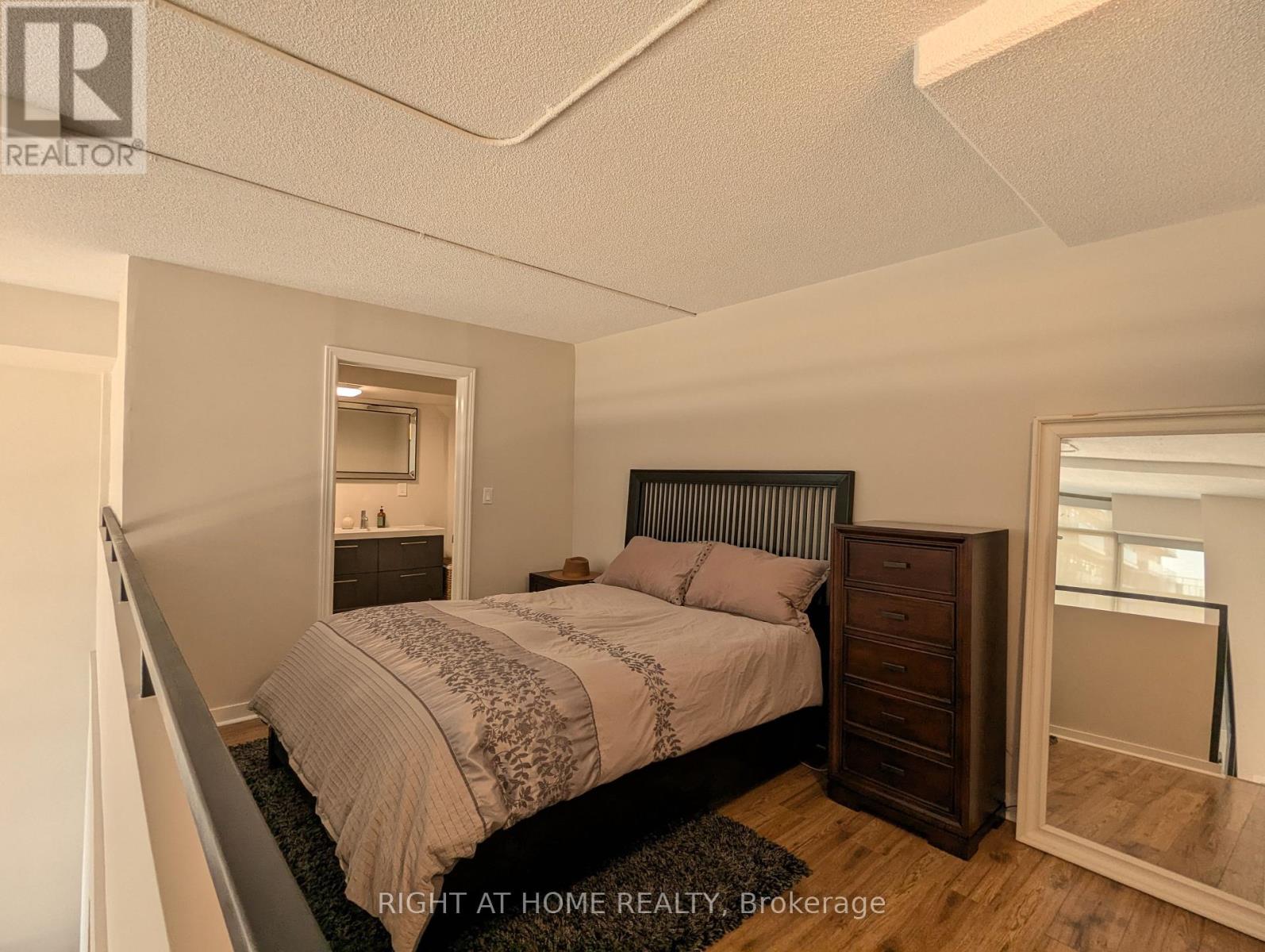 215 - 300 Manitoba Street, Toronto (Mimico), Ontario  M8Y 4G6 - Photo 18 - W12122240