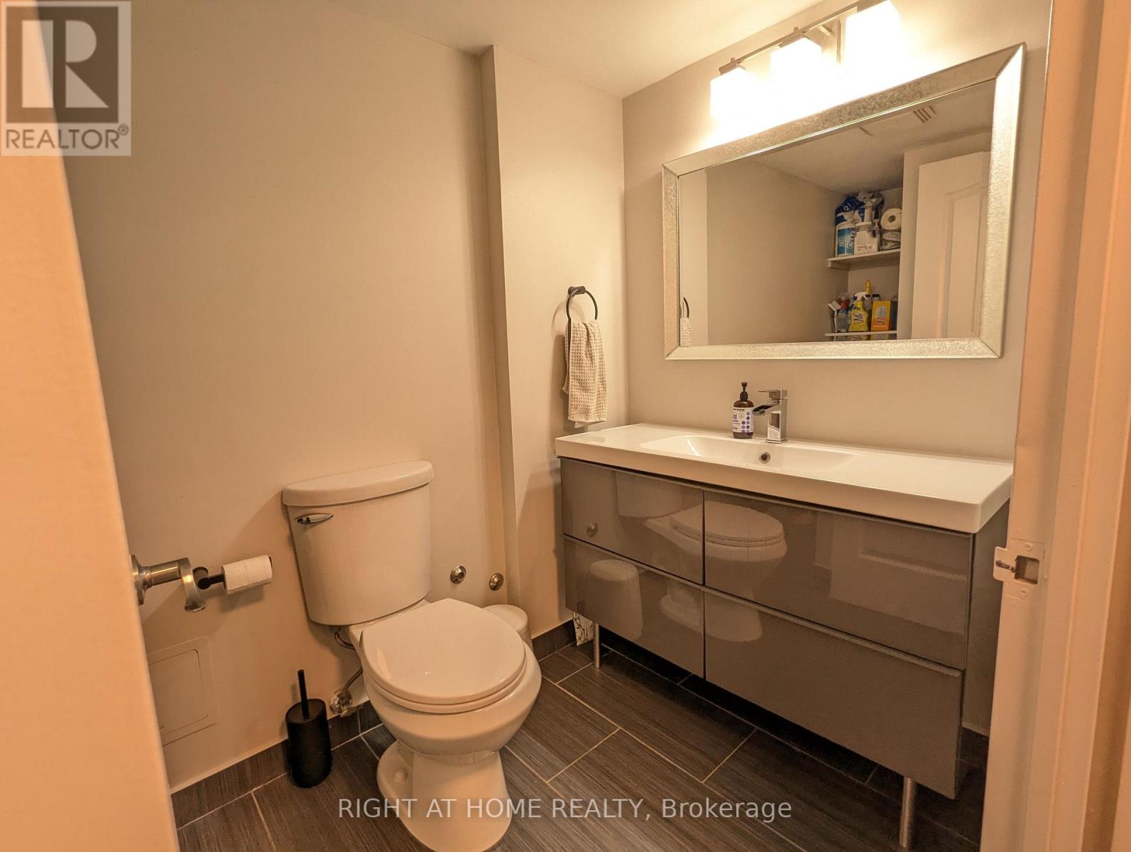 215 - 300 Manitoba Street, Toronto (Mimico), Ontario  M8Y 4G6 - Photo 23 - W12122240